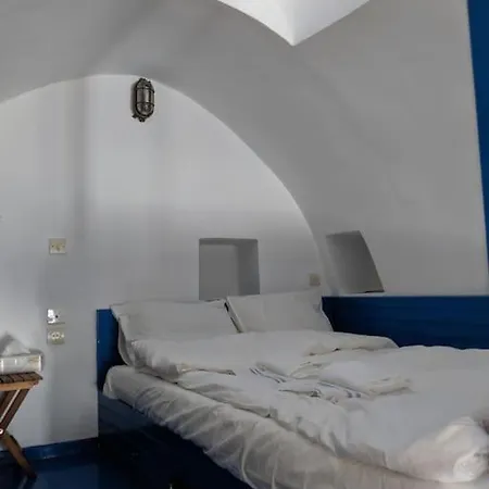 Old Cycladic House In The Heart Of The Chora. Сasa de vacaciones Folégandros