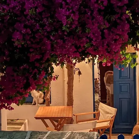 Old Cycladic House In The Heart Of The Chora. Сasa de vacaciones Folégandros